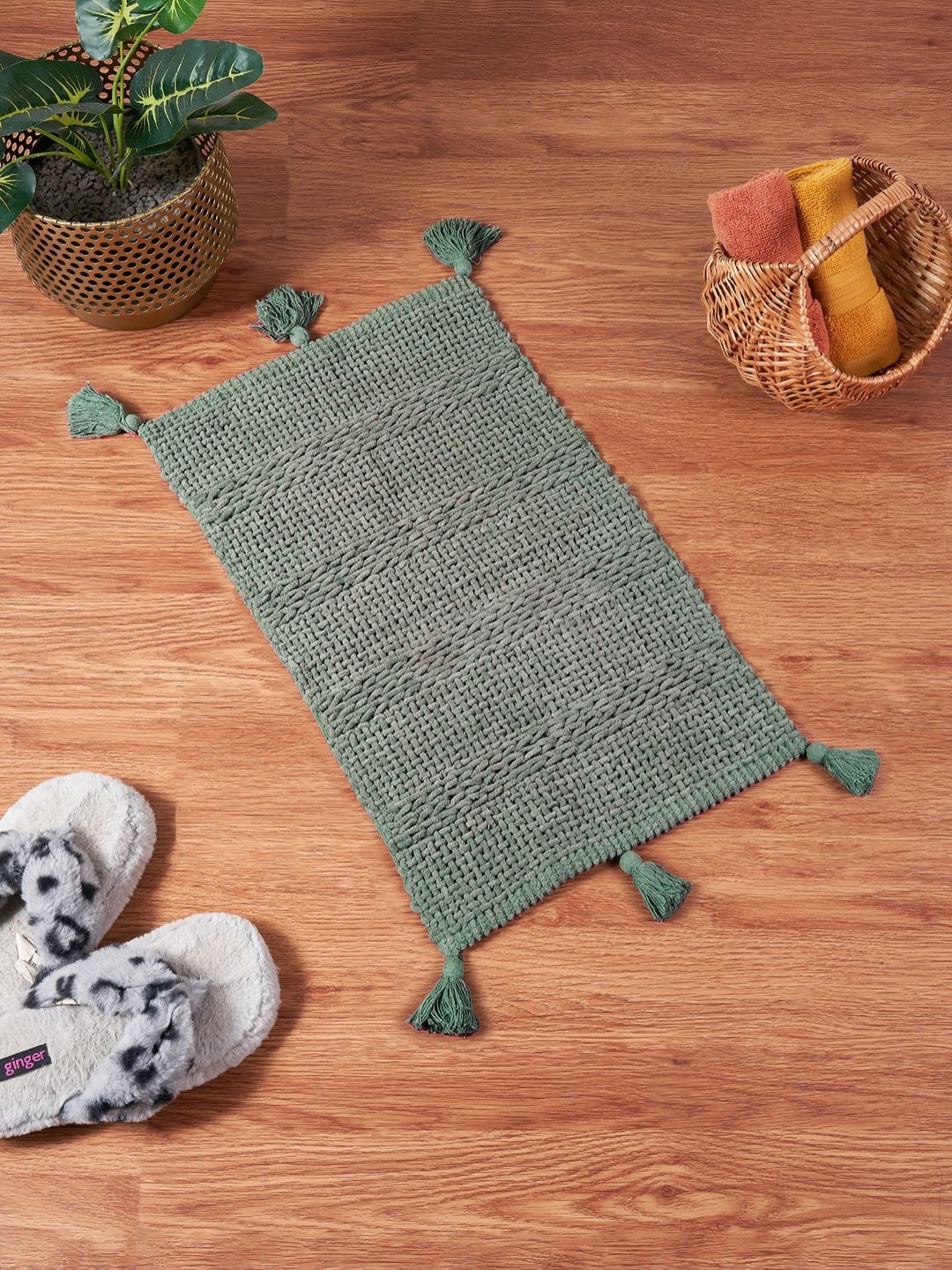 Living scapes by Pantaloons Green Cotton 1300 GSM Bath Rug
