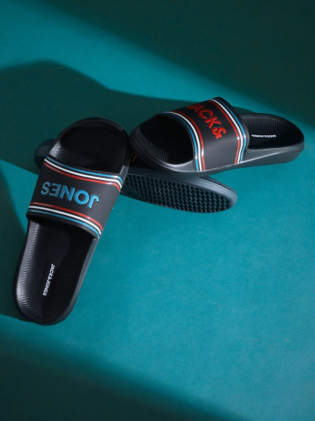 Jack & Jones JFWONLUW24 ROY MULTICLR Men Printed Sliders