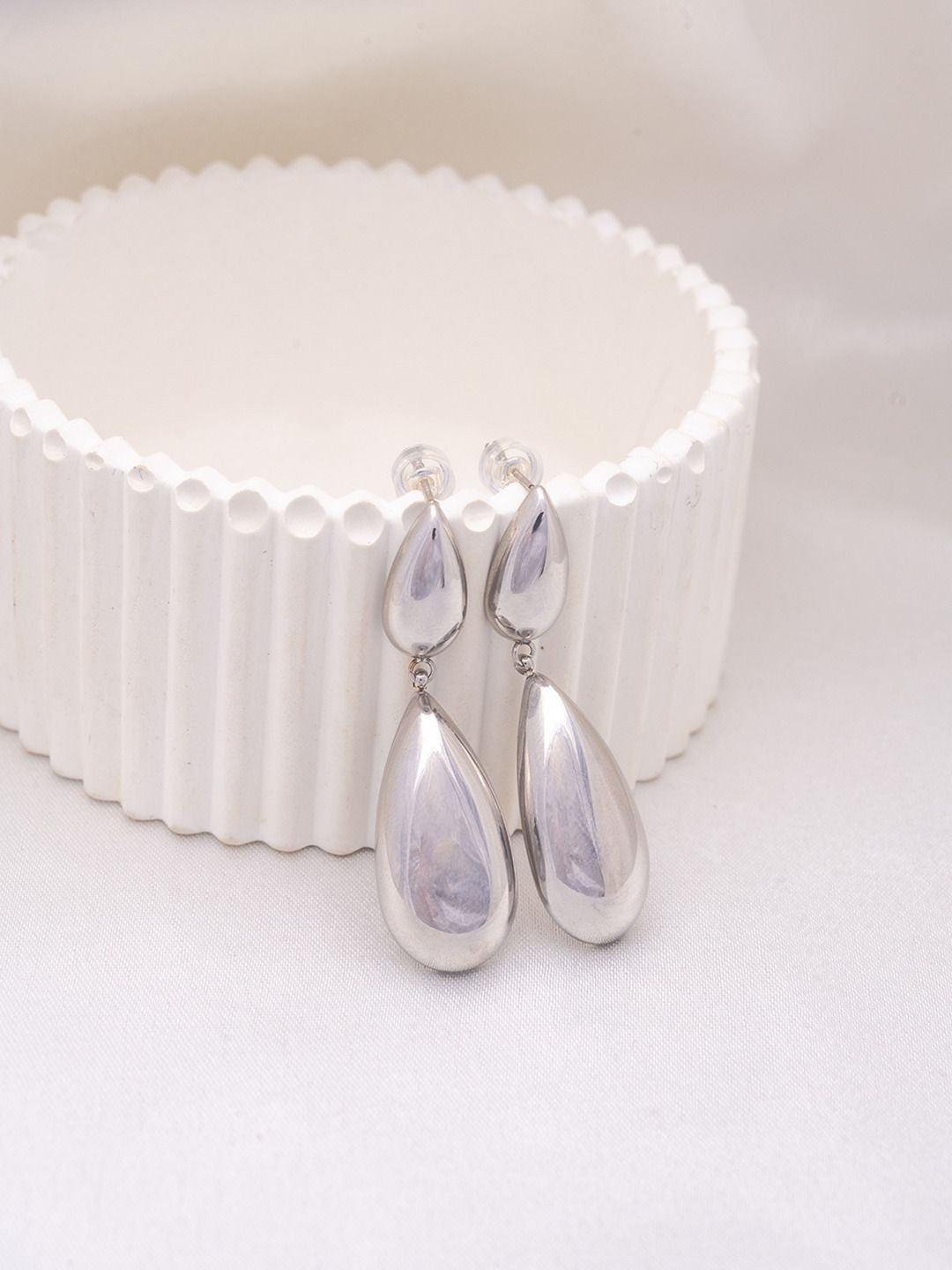 Pefectly Average Women Silver Plated Waterdrop Earrings