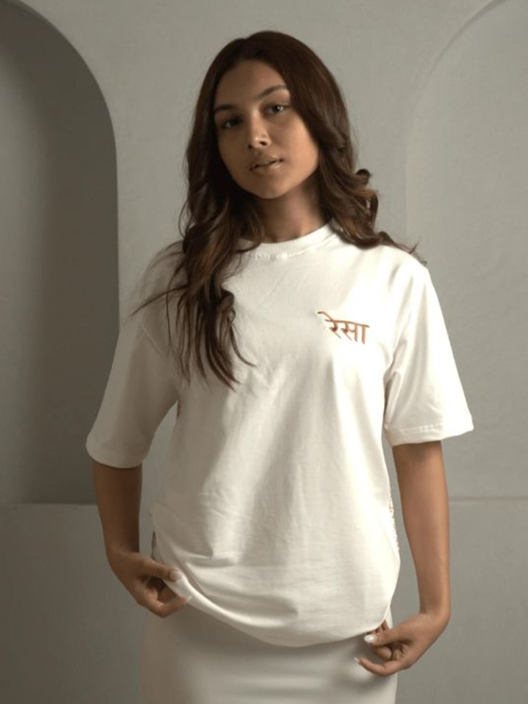 RESA Unisex V-Neck Oversized T-shirt