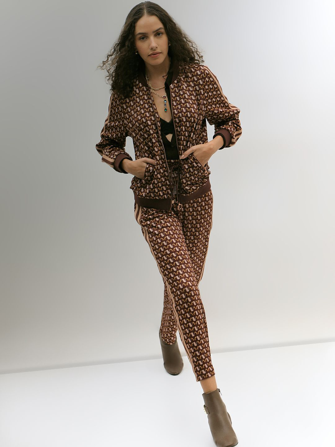 Vero Moda Women Abstract Printed Woven Sweatshirt