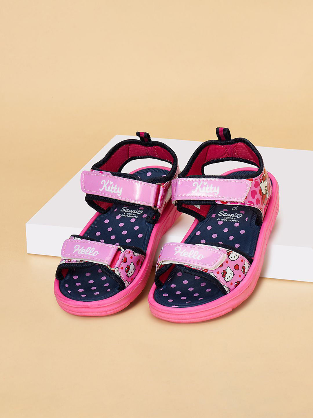 Pantaloons Junior Girls Hello Kitty Printed Sports Sandals