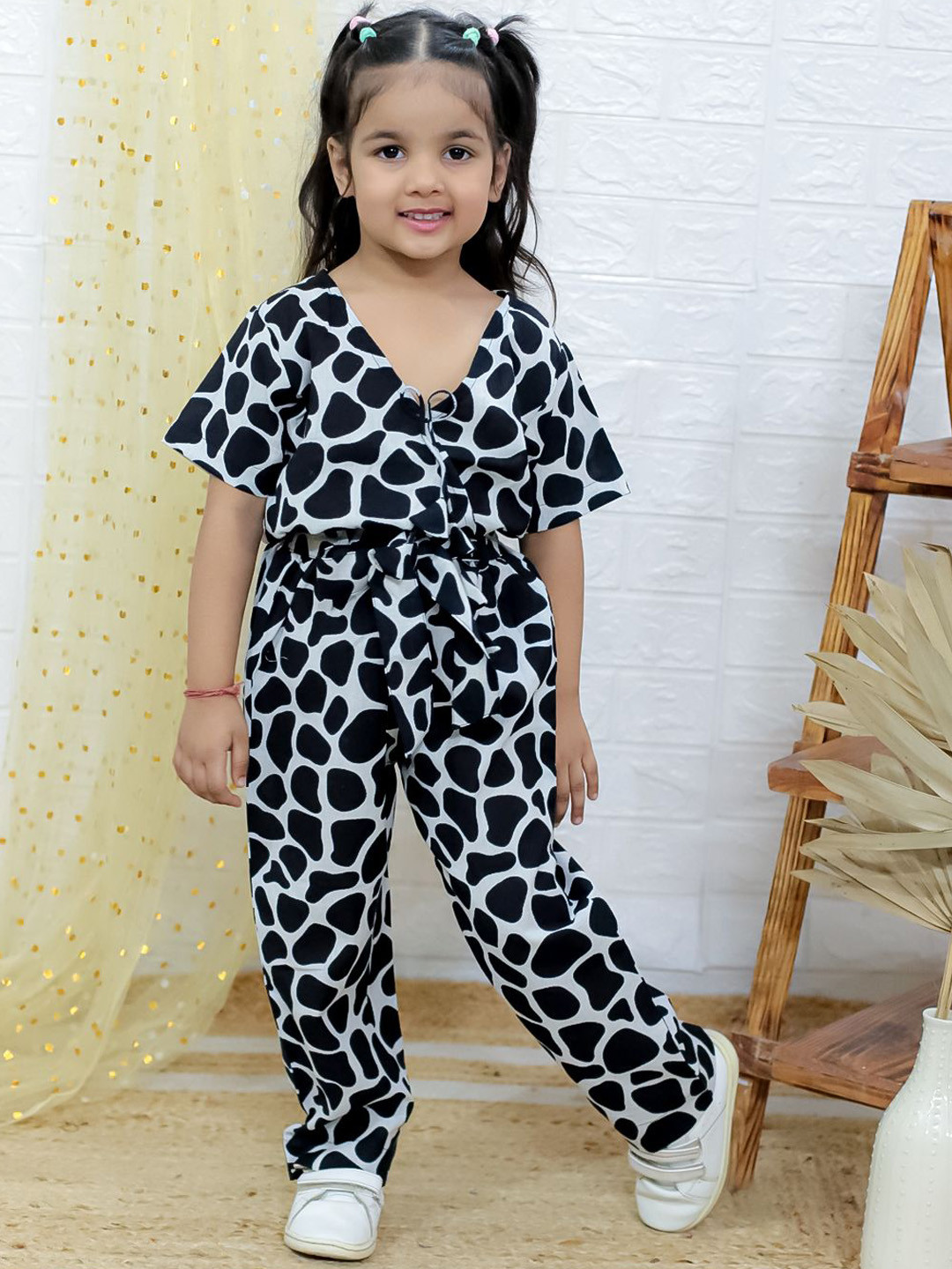 UNBIND Girls Abstract Printed V-Neck Pure Cotton Top With Trousers