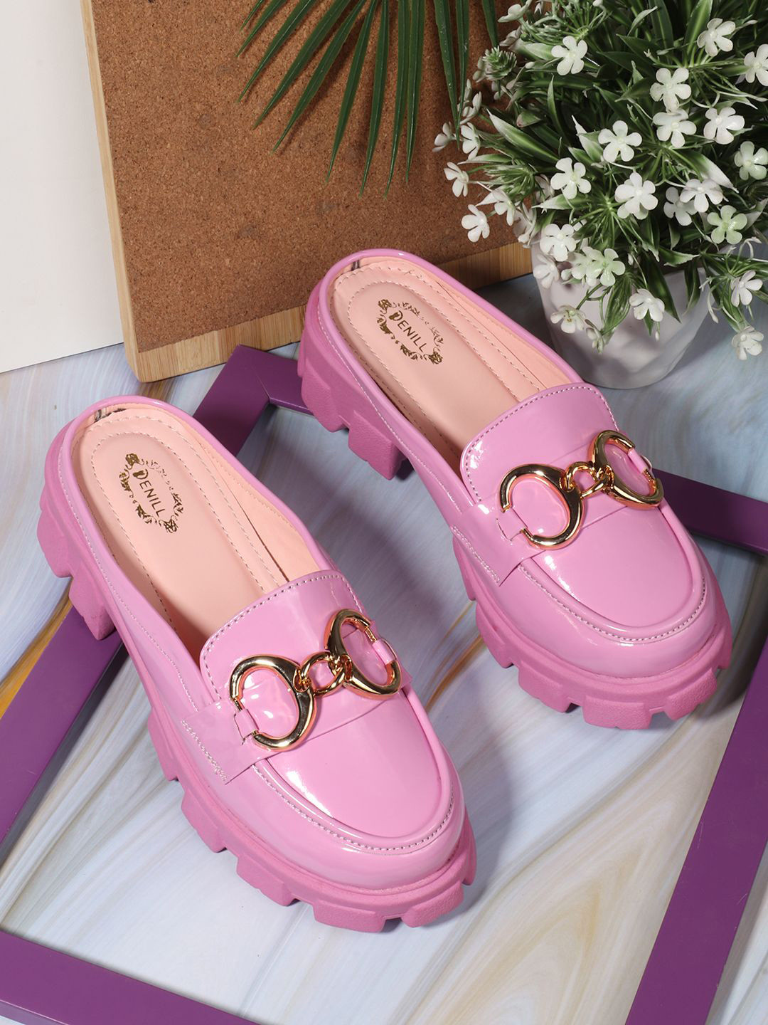 Denill Women's Fancy Chain Design Slip-on Mules