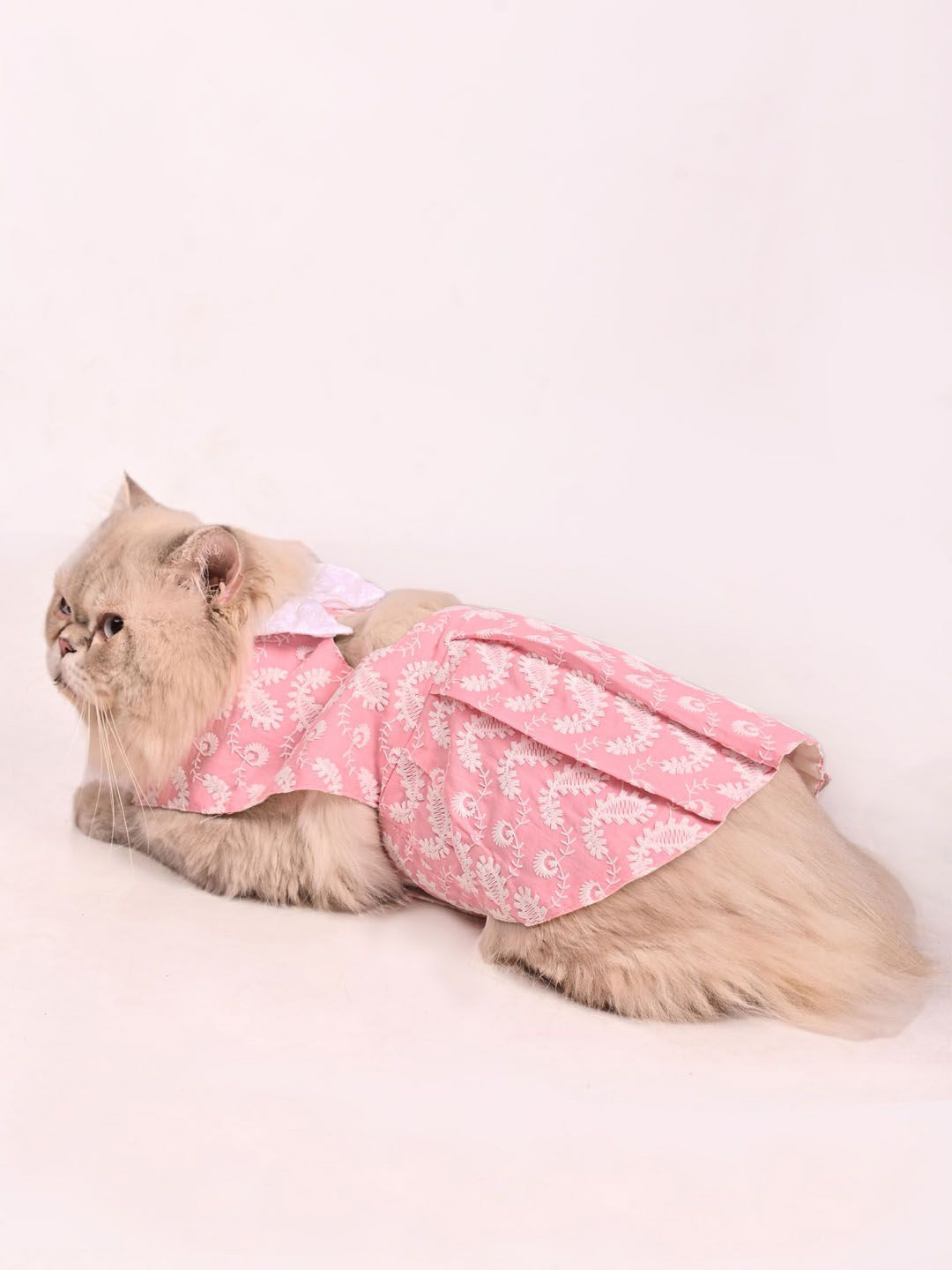 VASTRAMAY Self Design Chikankari Pure Cotton Cat Dress