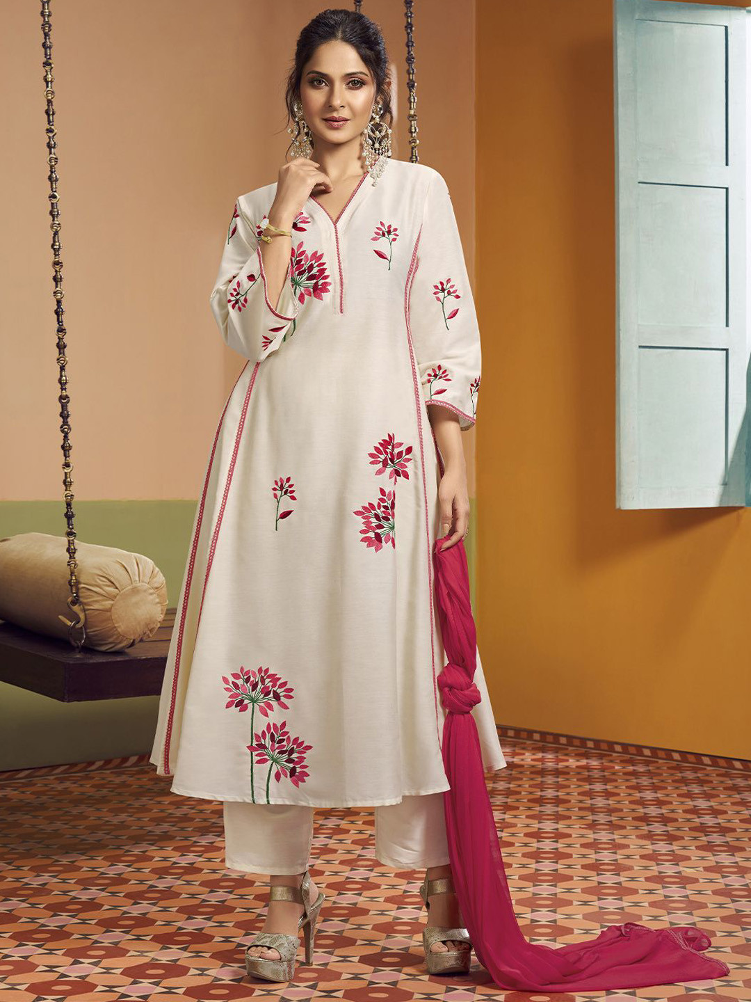 Bhama Couture Jennifer Winget Floral Embroidered Anarkali Kurta With Palazzos & Dupatta