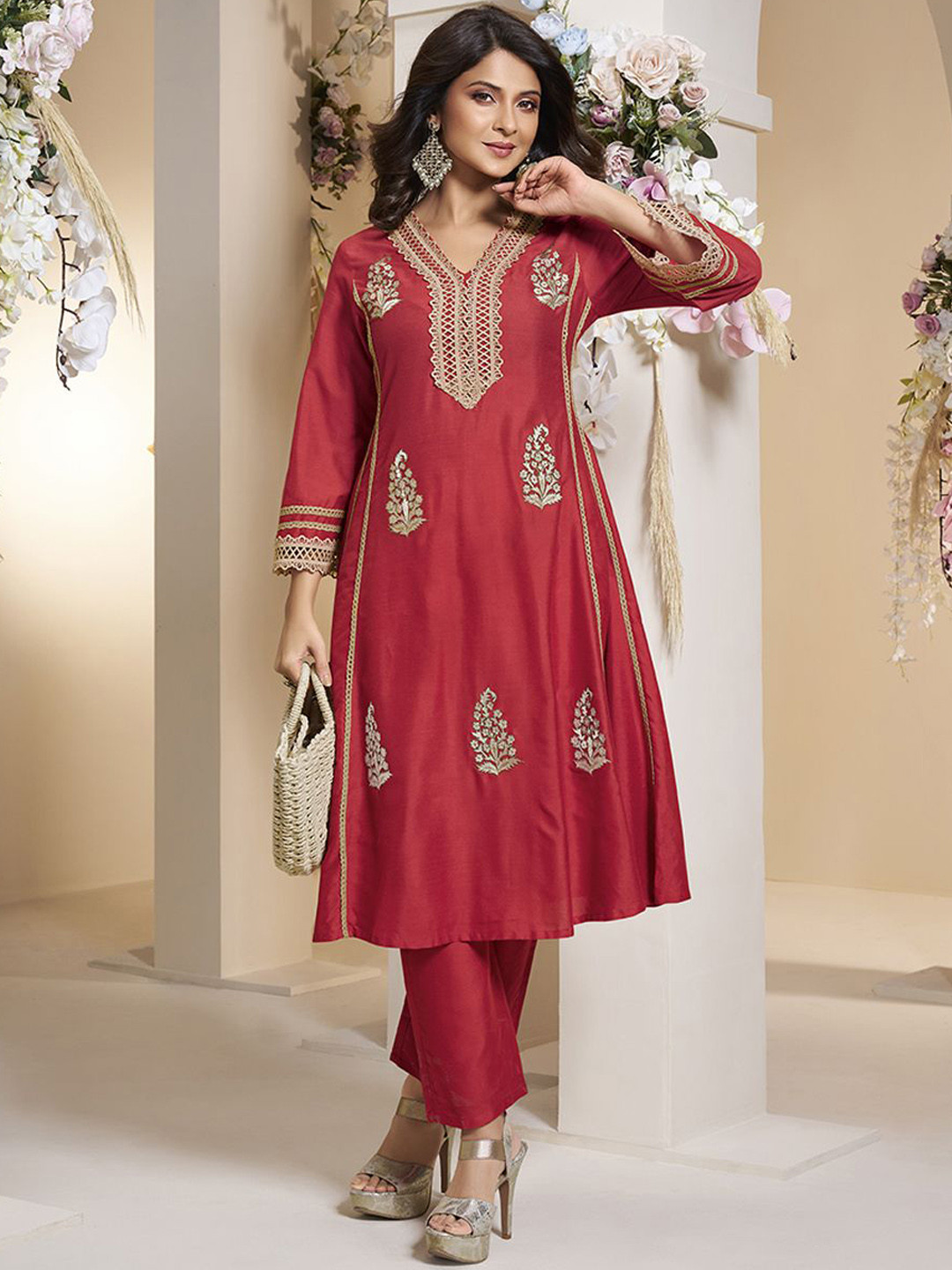 Bhama Couture Jennifer Winget Ethnic Panelled Thread Work A-Line Kurta with Palazzos