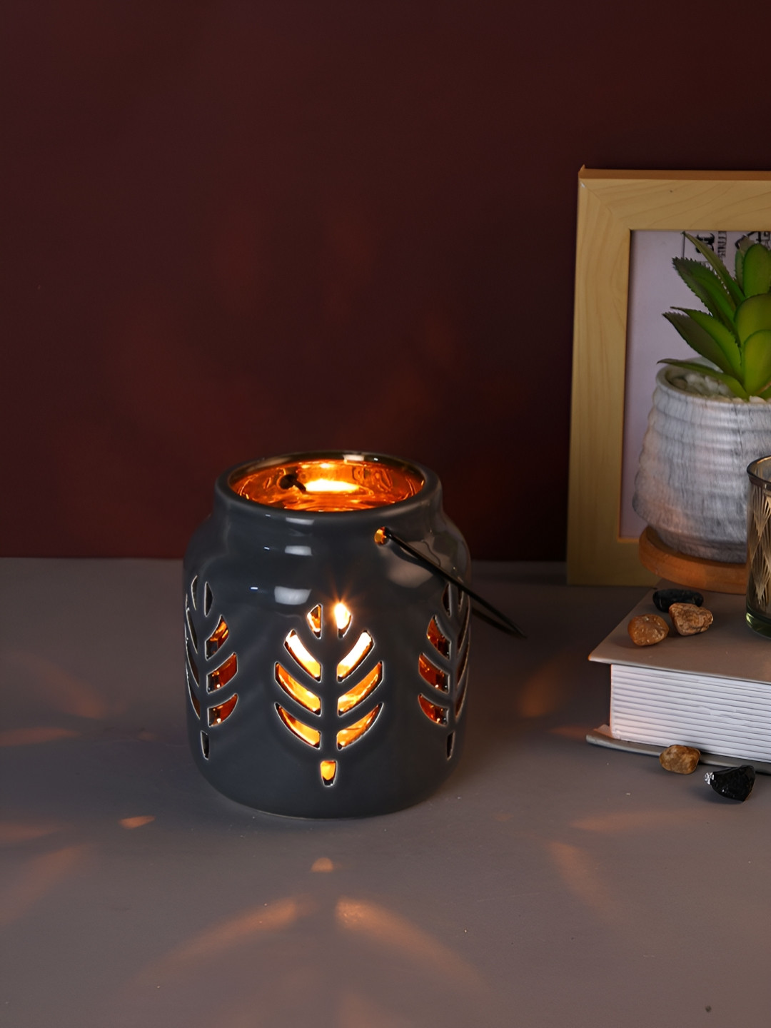 TAYHAA Black & White Ceramic Candle Holder