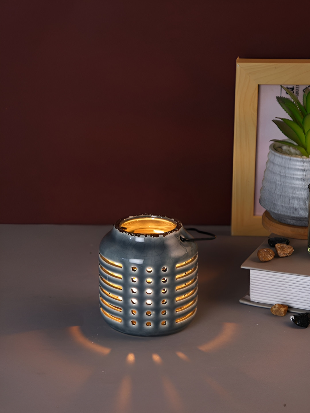 TAYHAA Grey & Black Ceramic Slotted Candle Holder