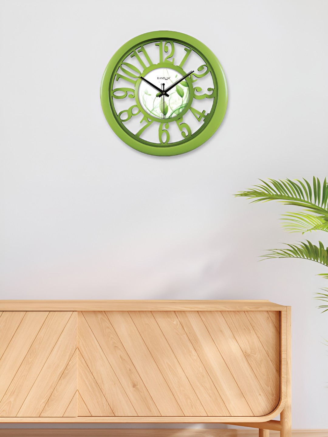 RANDOM Green Plastic Silent Clock Round Battery Analogue Wall Clock-36cm