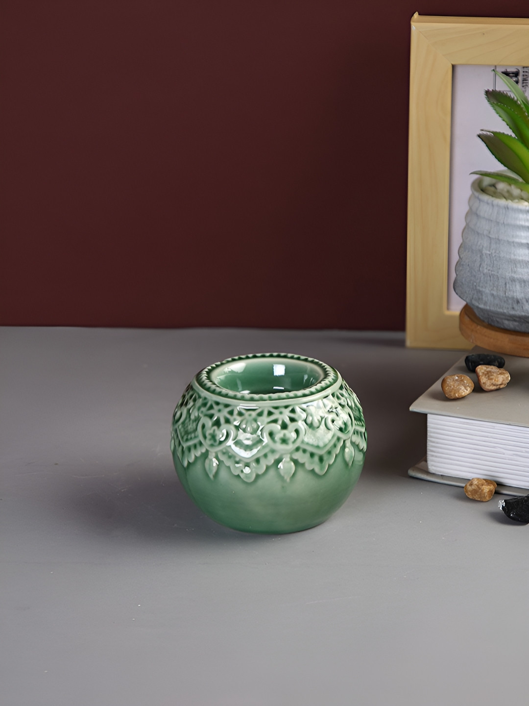 TAYHAA Green & White Antique Designed Round Shaped Ceramic Candle Holder