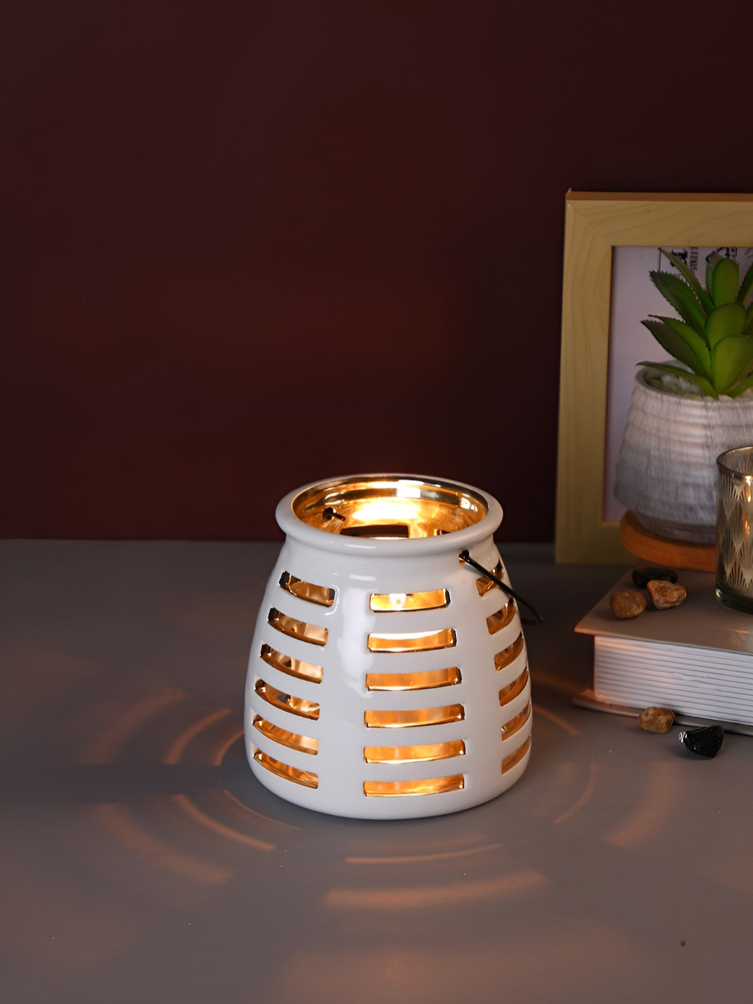 TAYHAA White & Black Cut Work Ceramic Candle Holder