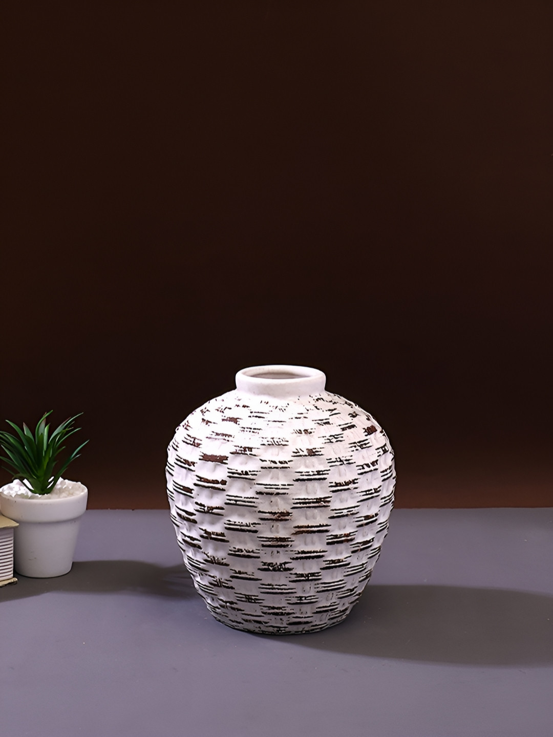 TAYHAA White Corrugated Pear shaped Ceramic Flower Vase