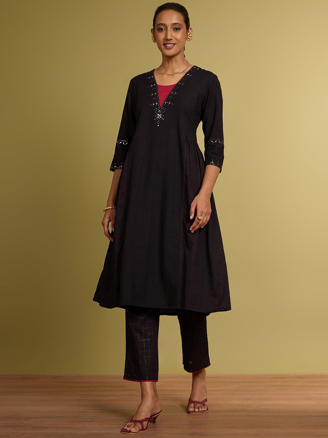 Taneira V-Neck Three-Quarter Sleeves Pleated Stone Work Kurta With Trouser