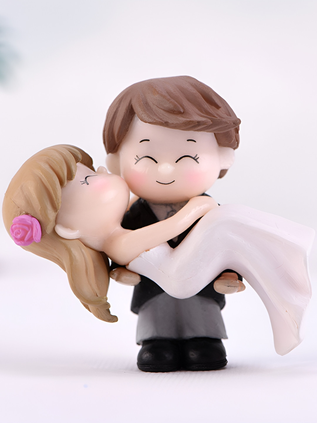 Spiaty Bride and Groom Romantic Couple Black Polyresin Glossy Living Room Small Showpiece - 2.2 Inches