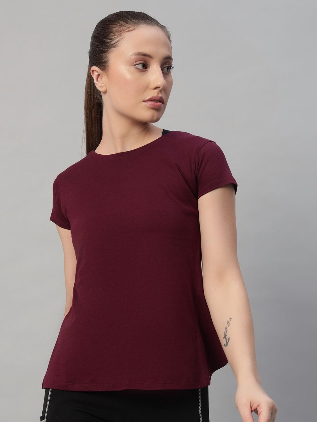 Ap'pulse Women Back Open Sports Tshirt