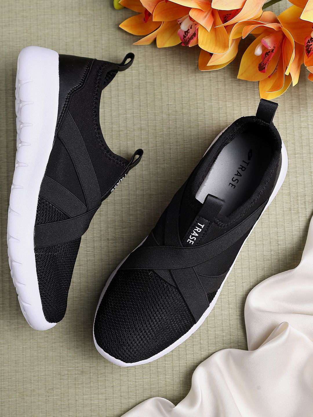 TRASE Women Slip-On Sneakers