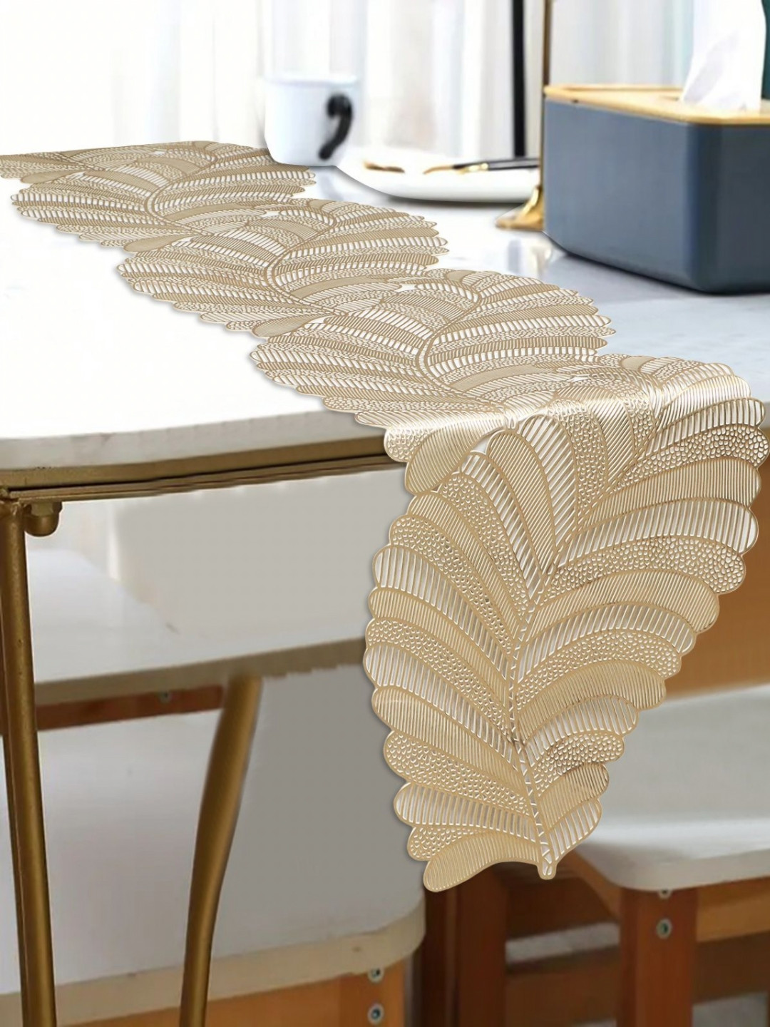 LooMantha Geometric Table Runner