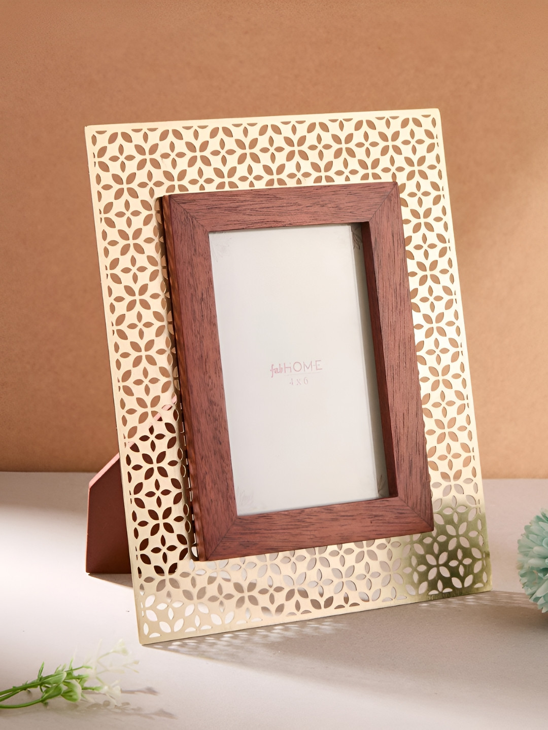 Fabindia Brown & Gold-Toned 1 Pieces Metal Table Photo Frames