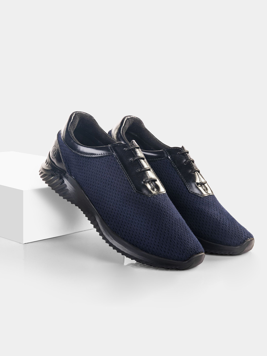 LA MARCA Men Woven Design Leather Slip-On Sneakers