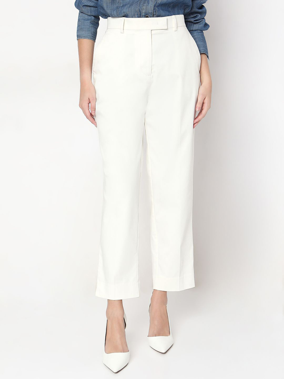 Vero Moda Women Mid-Rise Slim Fit Monochrome Trousers