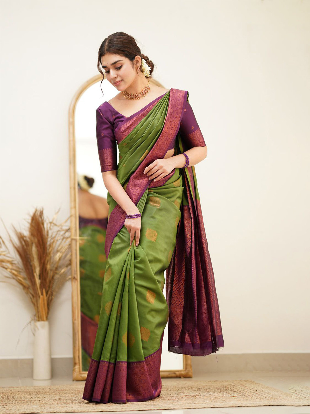 Areca Designer Woven Design Floral Zari Designer Traditional Banarasi Saree