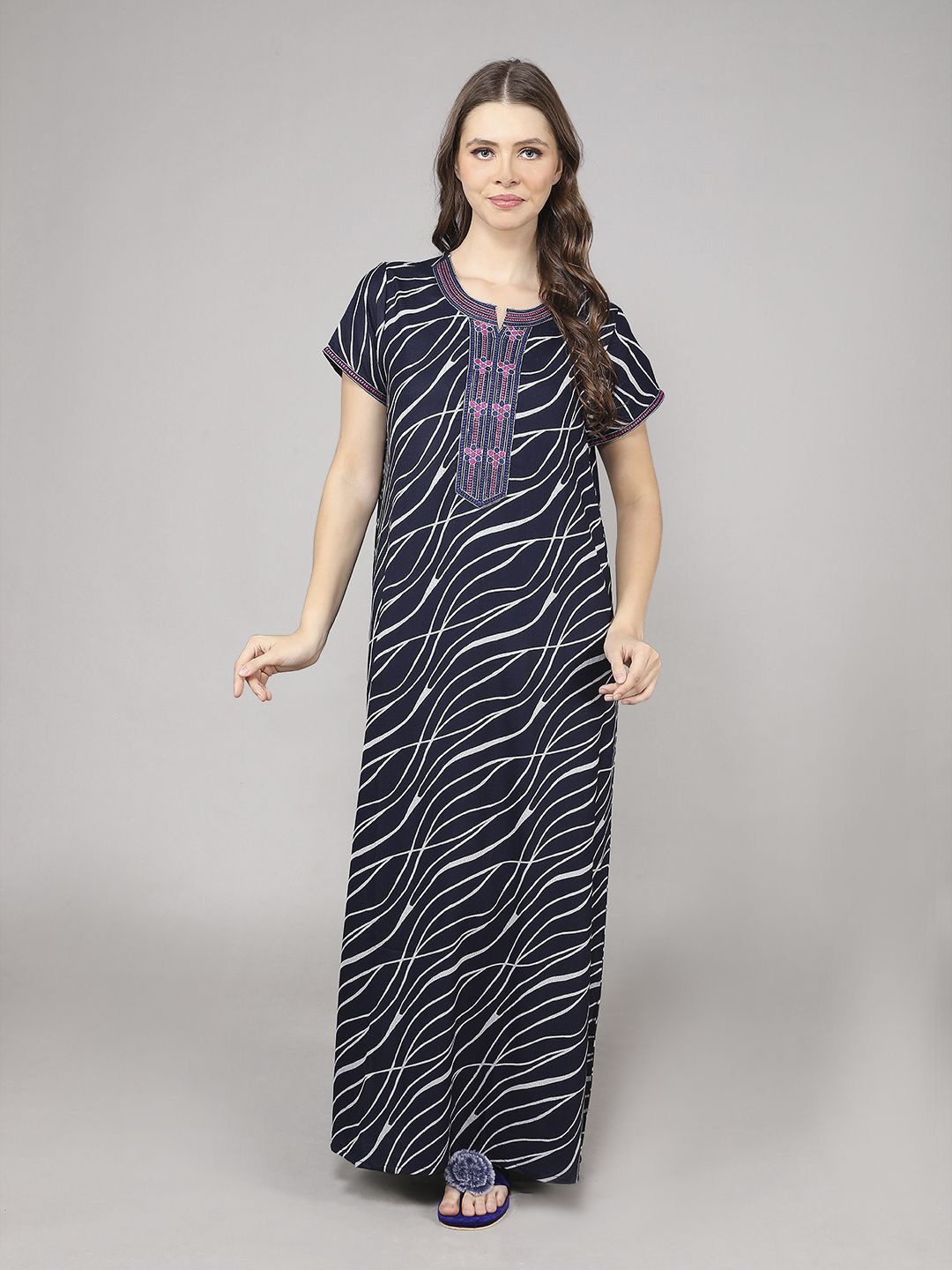 evolove Women Abstract Printed Maxi Nightdress
