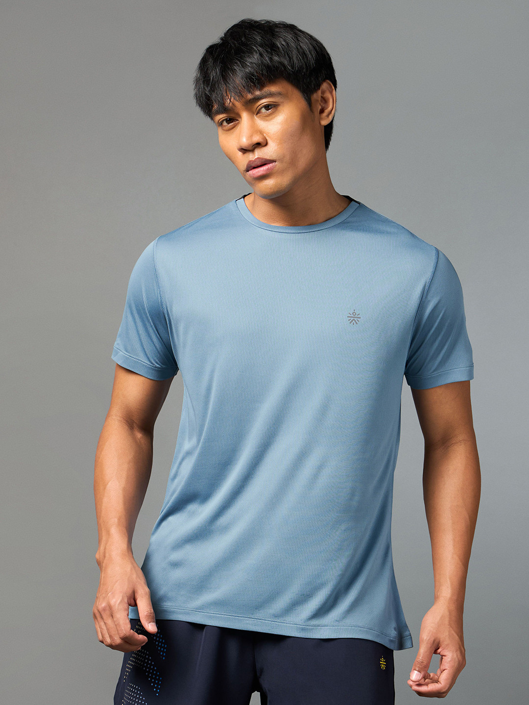 CULT Men Solid Round Neck Run Elevate Moisture Wicking T-shirt