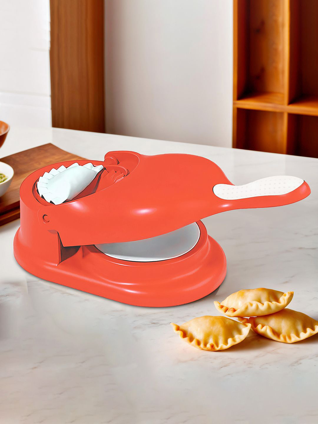 Kuber Industries Red Momo & Gujiya Ghughra Dumbling Pressing Machine