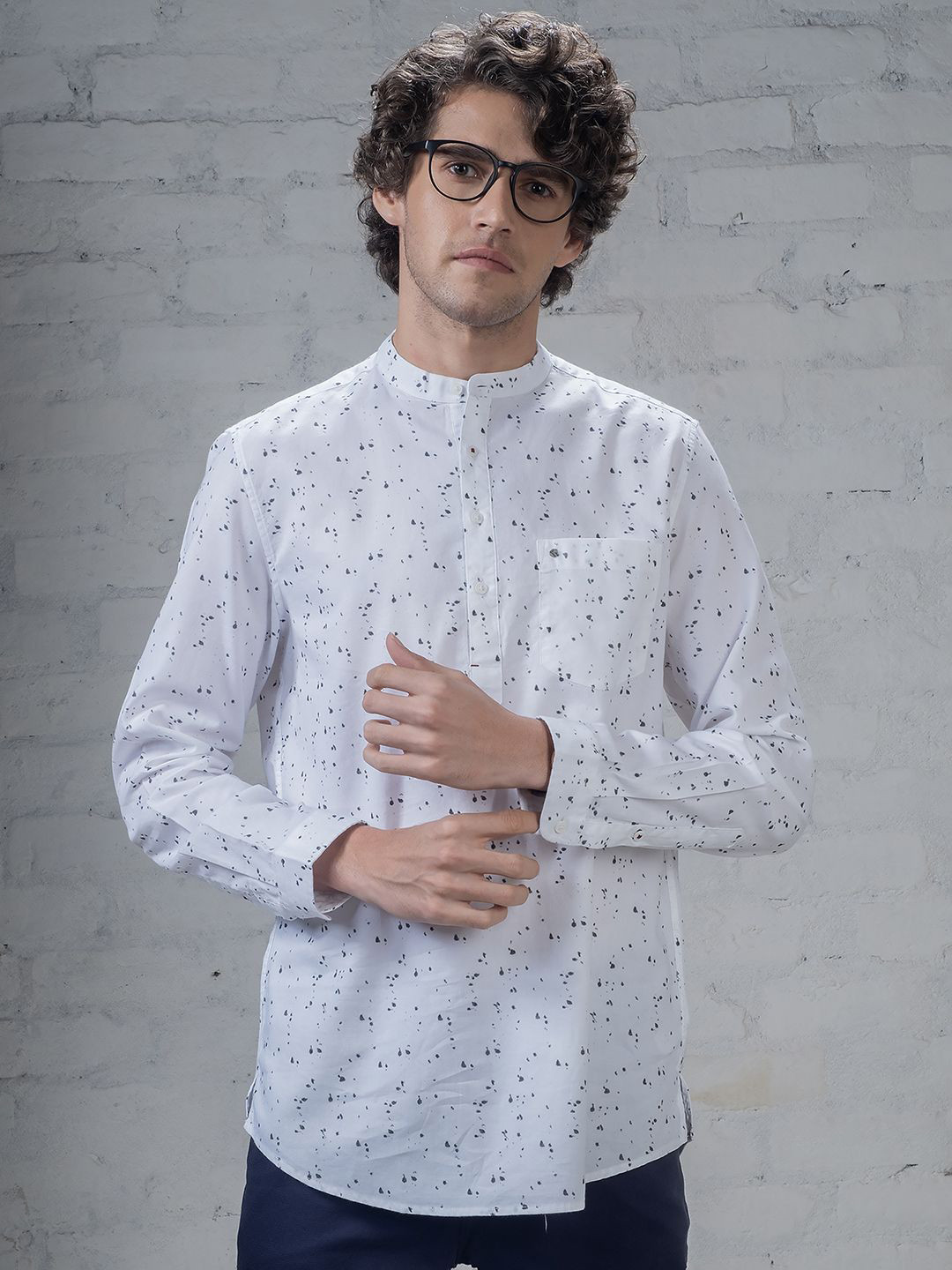 Turtle Men Relaxed Slim Fit Pinstripes Opaque Printed Casual Shirt