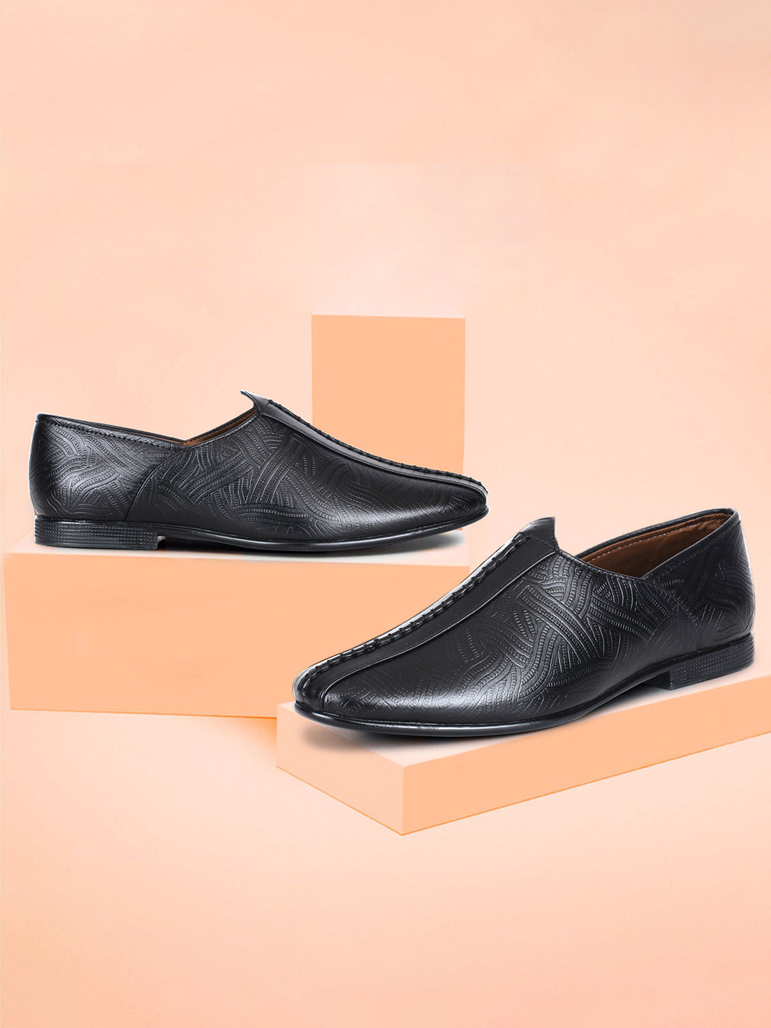 OCIO Men Textured Round Toe Lightweight Mojaris