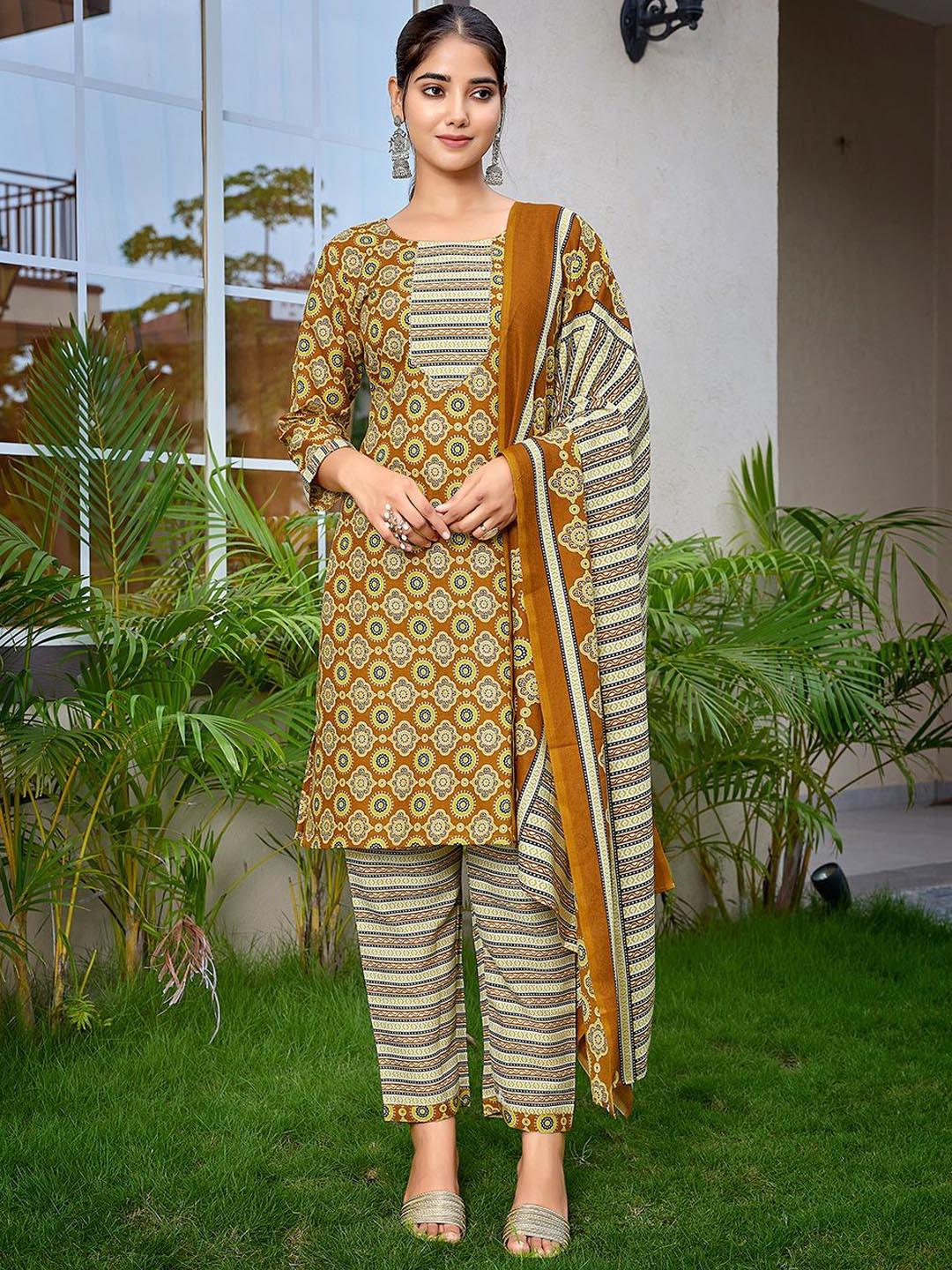 DIVASTRI Women Printed Regular Kurta with Trousers & With Dupatta