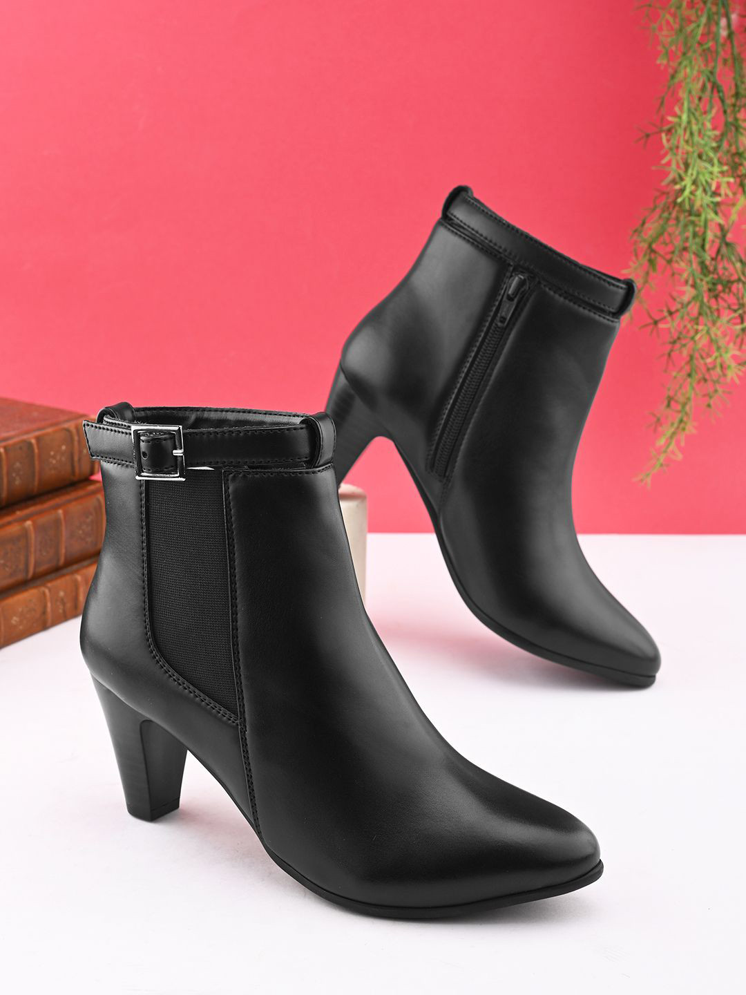 The Roadster Lifestyle Co Women Kitten Heel Boots
