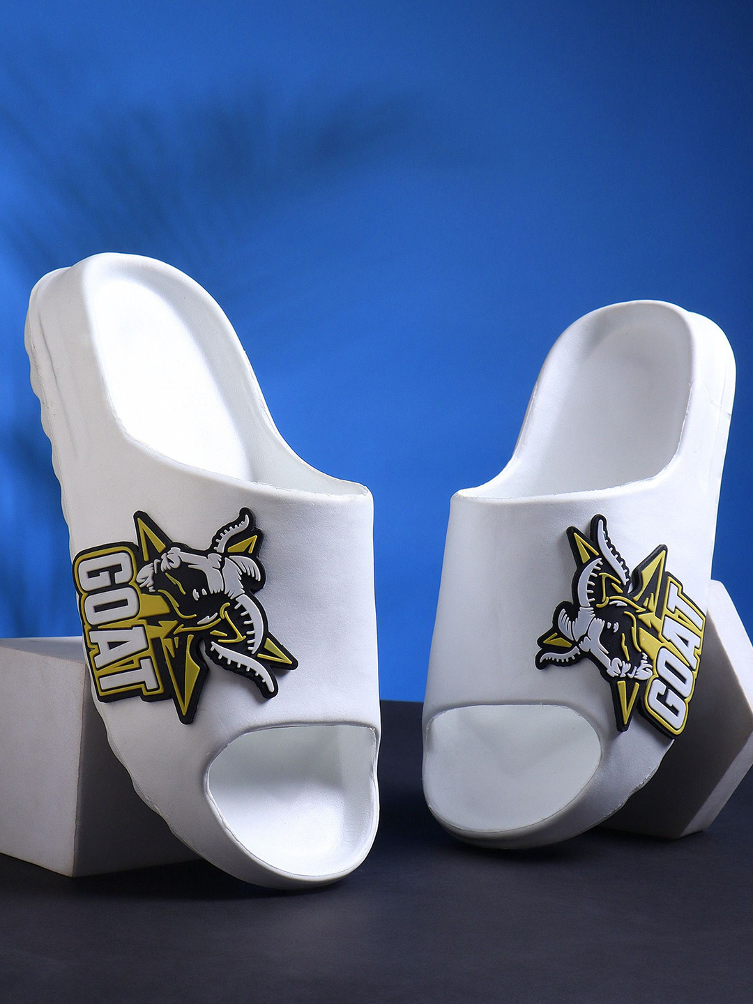 KAPYANSH Men Printed Rubber Sliders