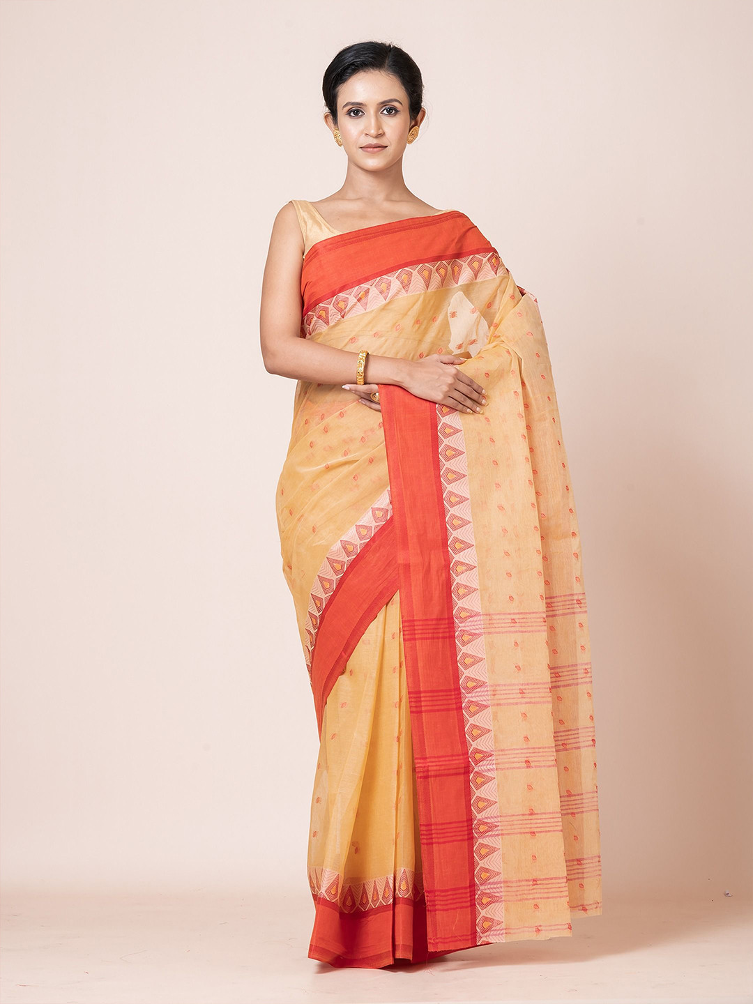 PUKU Ethnic Motifs Pure Cotton Saree With Buti Work