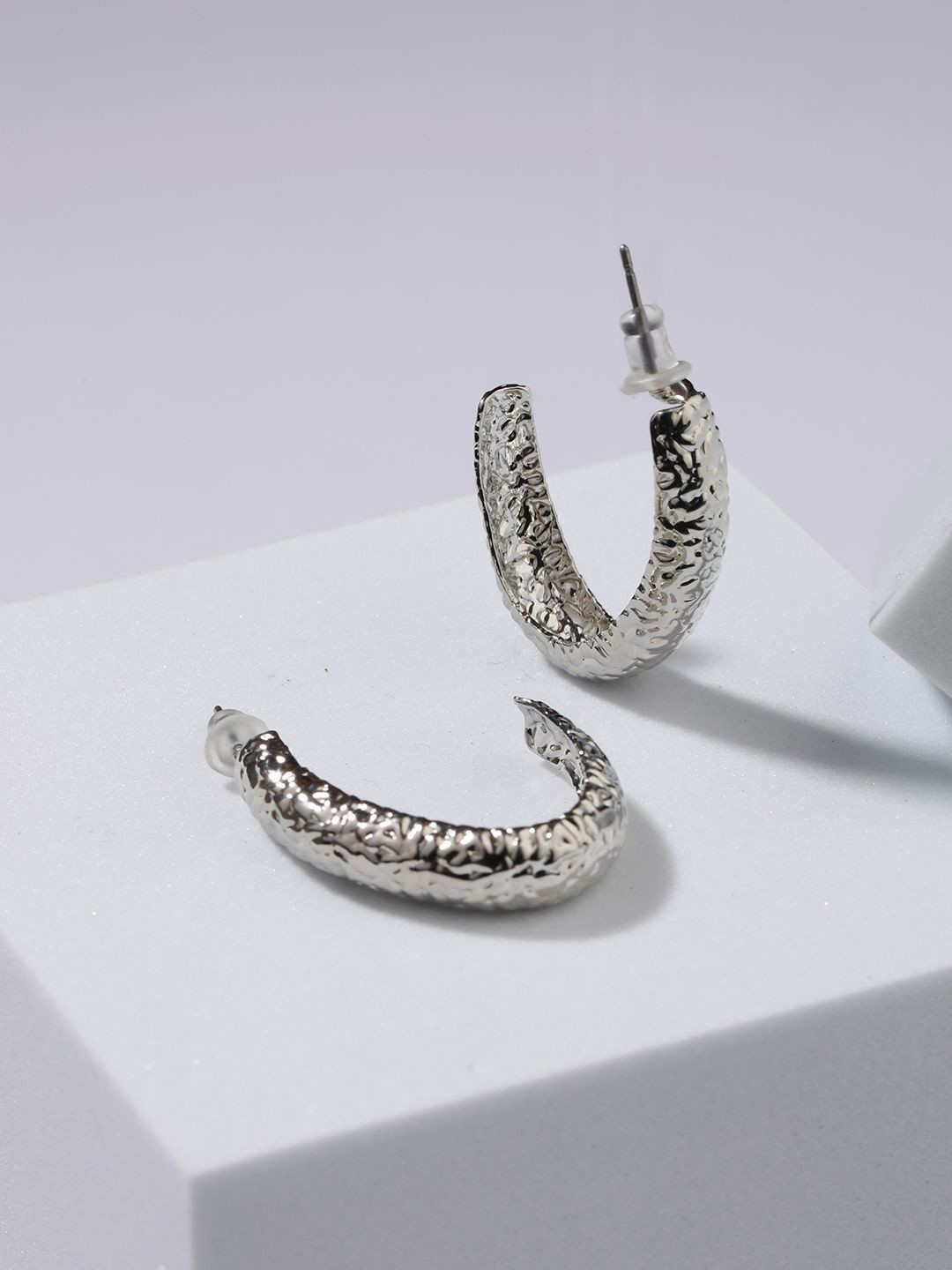 DressBerry Oval Hoop Earrings