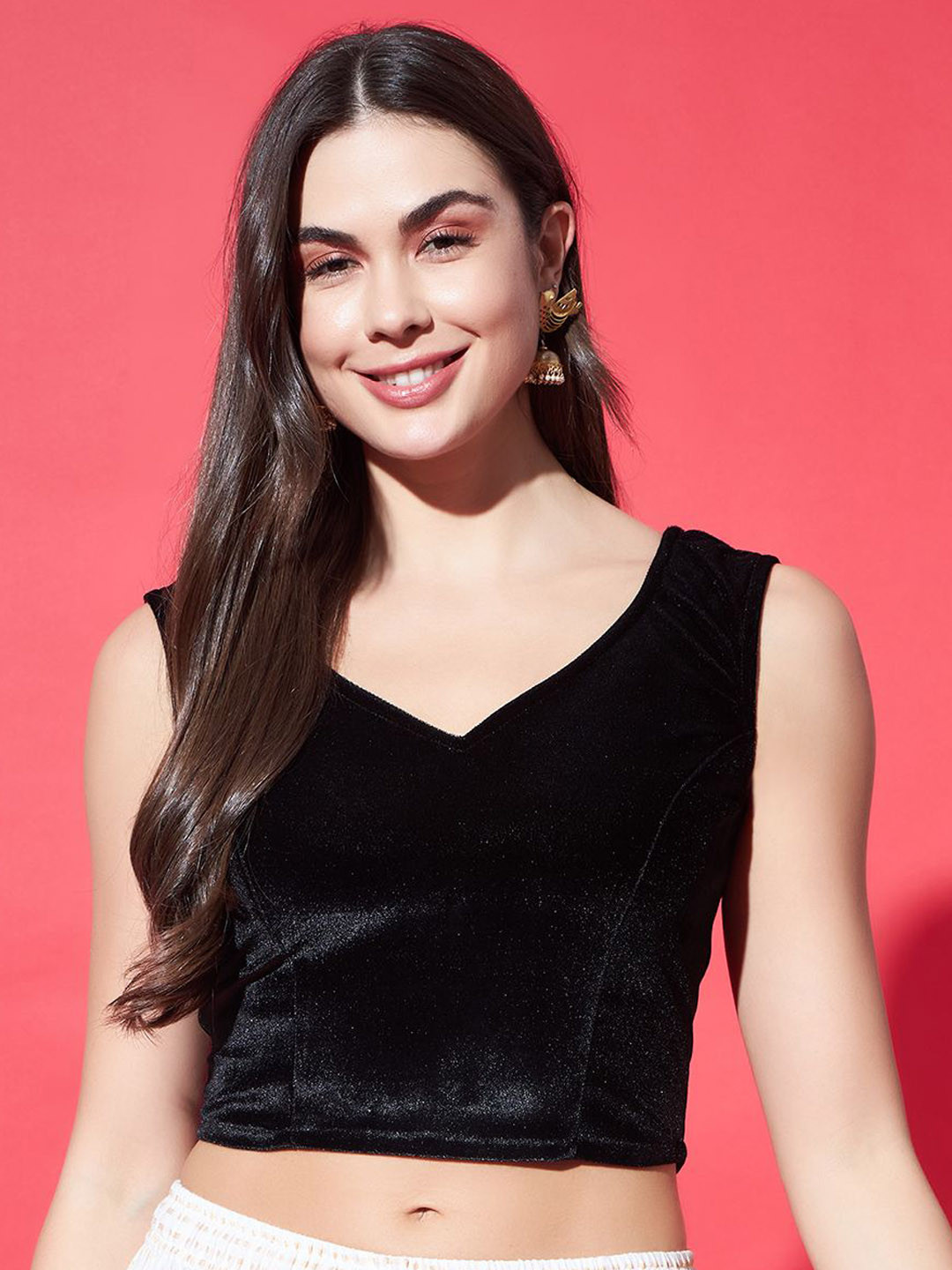 VAARARO V-Neck Velvet Saree Blouse