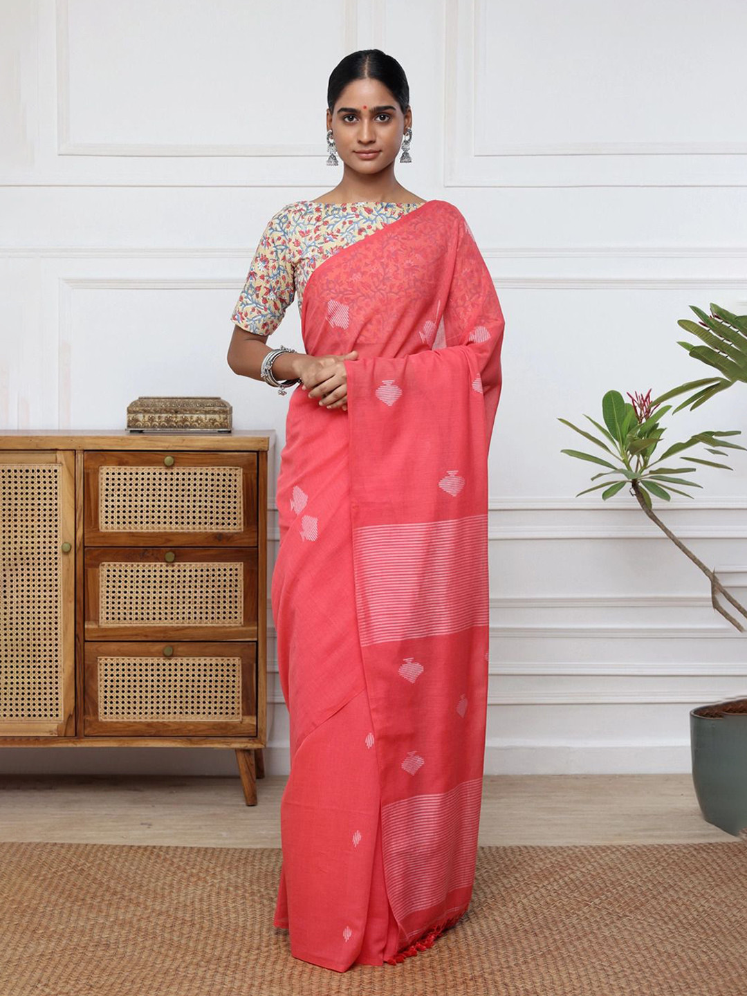 Sutra Art of Clothing Woven Design Pure Cotton Jamdani Saree