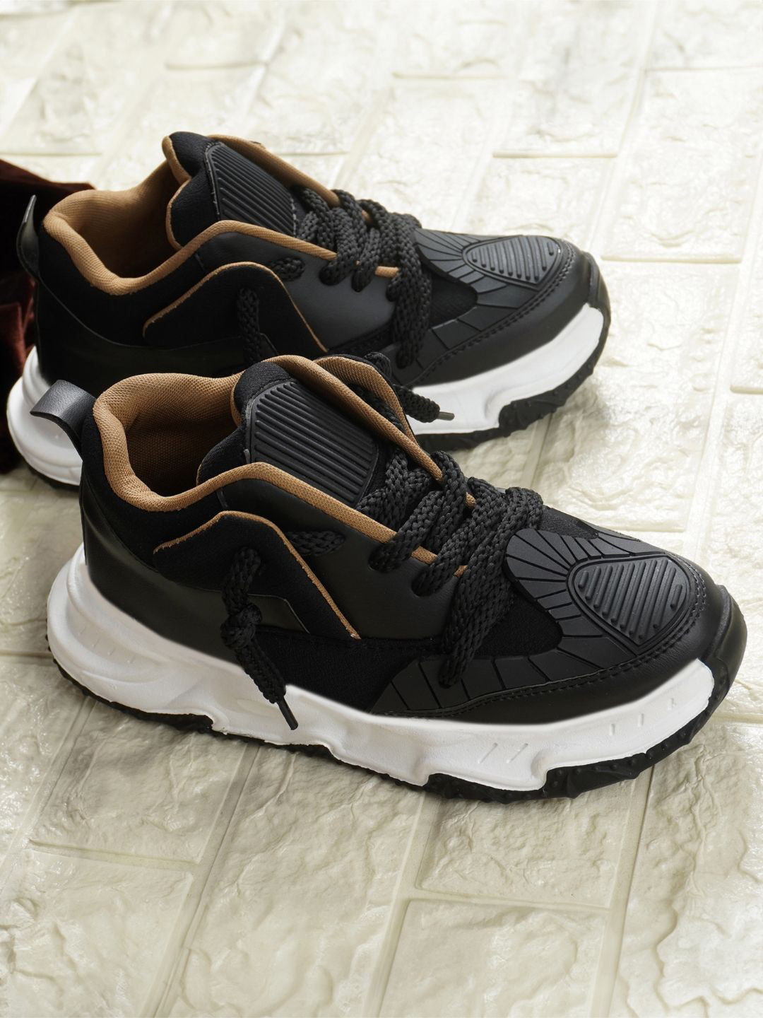 LeatherKraft Men Mesh Walking Non-Marking Air Max Lace-up Sports Shoes