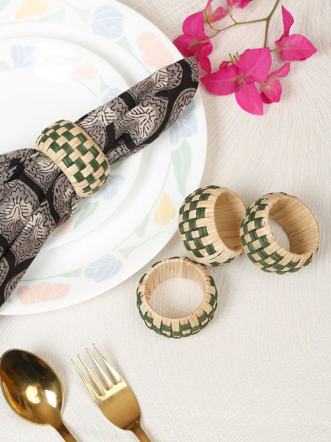 MODEFE Brown & Green 4 Pieces Rattan Napkin Rings