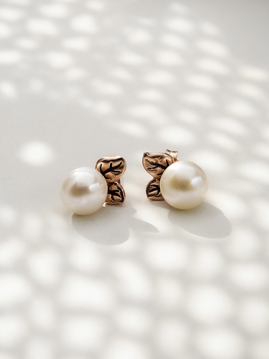 DIAVO Women Rose Gold Plated Pearl Detail Studs Earrings
