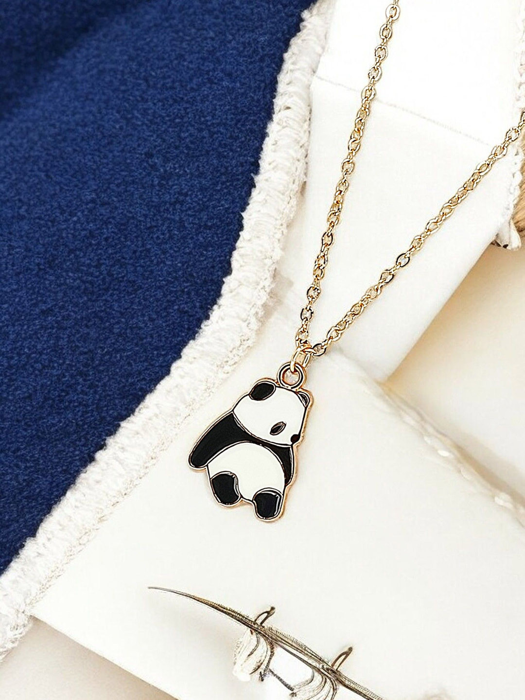 FEMMIBELLA Gold-Plated Animal Shaped Pendants with Chains
