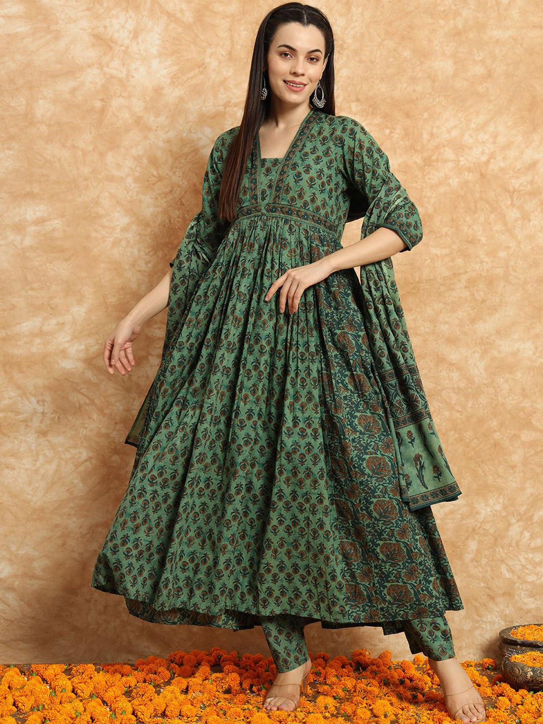 Gujari Women Floral Printed Layered Pure Cotton Kurta with Trousers & With Dupatta