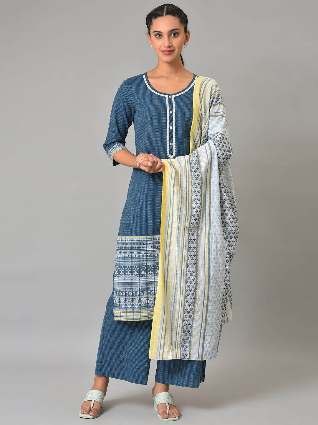 AURELIA Women Dyed Pure Cotton Kurta with Palazzos & With Dupatta