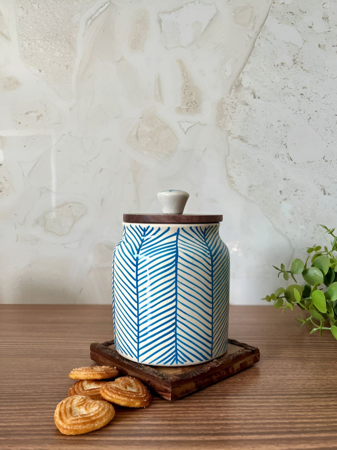 Modefe Blue Striped Ceramic Microwave Safe Clip-On Canister-450ml