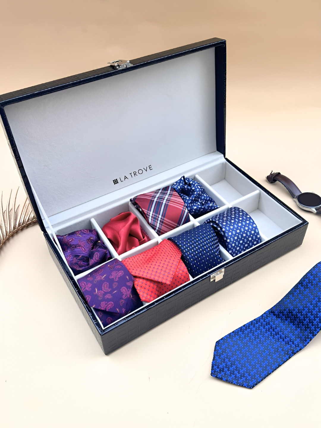 La Trove Men 10 Slot Black Leather Tie Closed Top Organizer Box for Wardrobe Closet