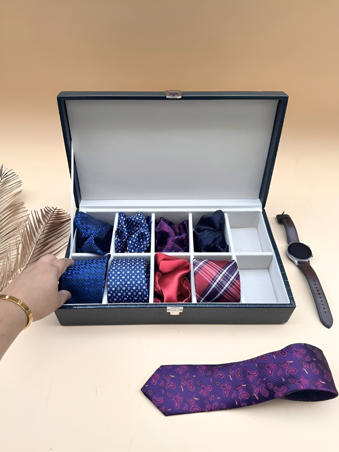 La Trove Men 10 Slot Blue Leather Tie Closed Top Organizer Box for Wardrobe Closet