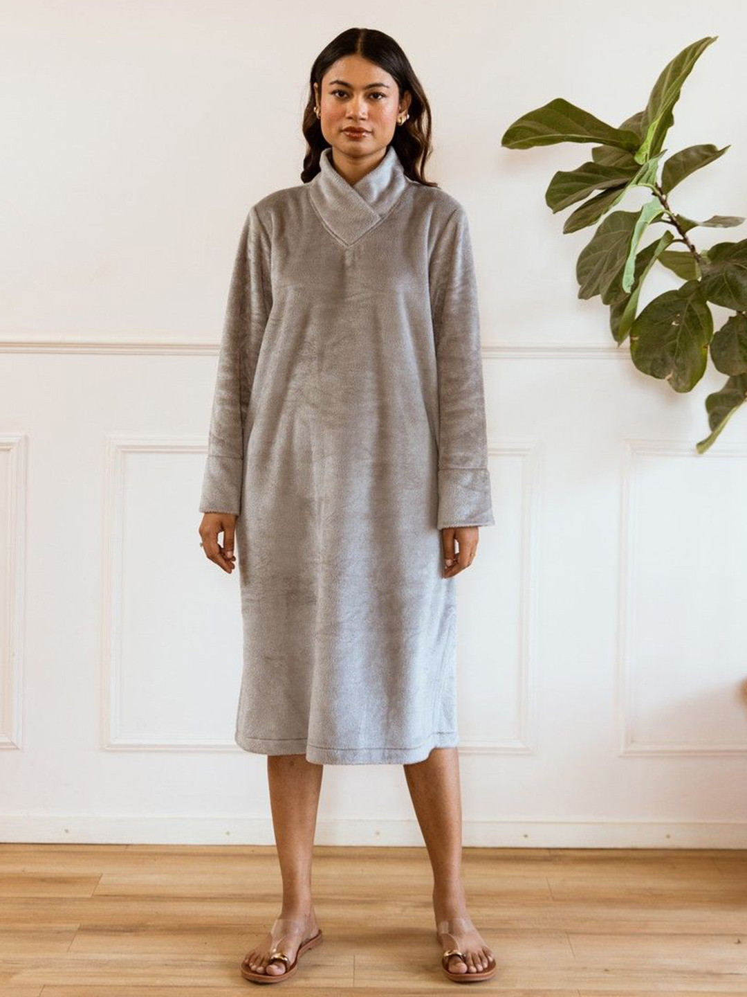 FEATHERS CLOSET Women Velvet Knee Length Jumper Dress