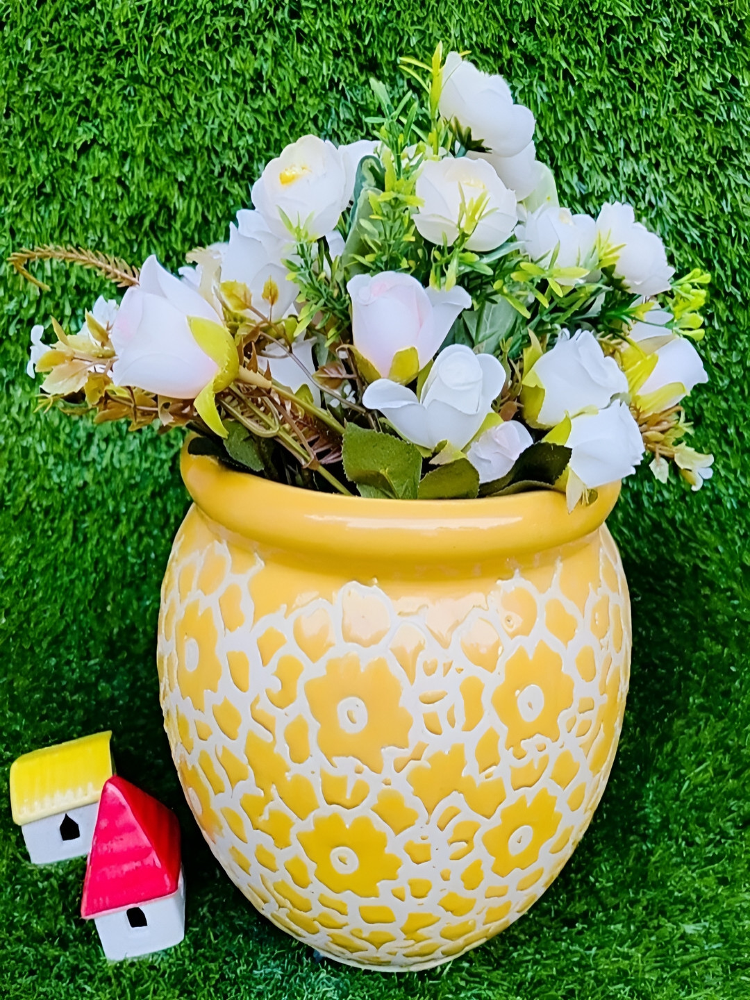 NIYARA Yellow & White Textured Ceramic Planters