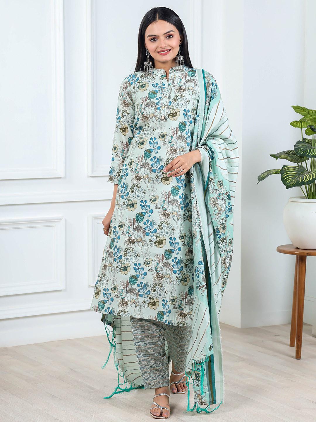 VIVARAA FASHION Women Floral Printed Regular Chanderi Cotton Kurta with Trousers & With Dupatta